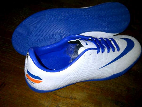 Sepatu Futsal: Jual Sepatu Futsal Murah