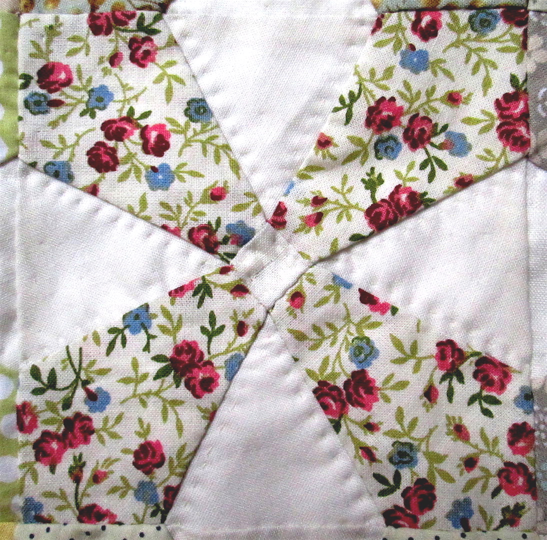 Lupinequilts Maltese Cross Quilt