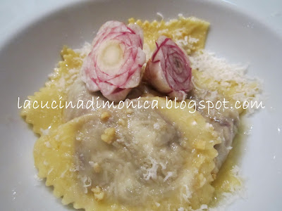 tortelli di radicchio tardivo e gorgonzola con burro e nocciole