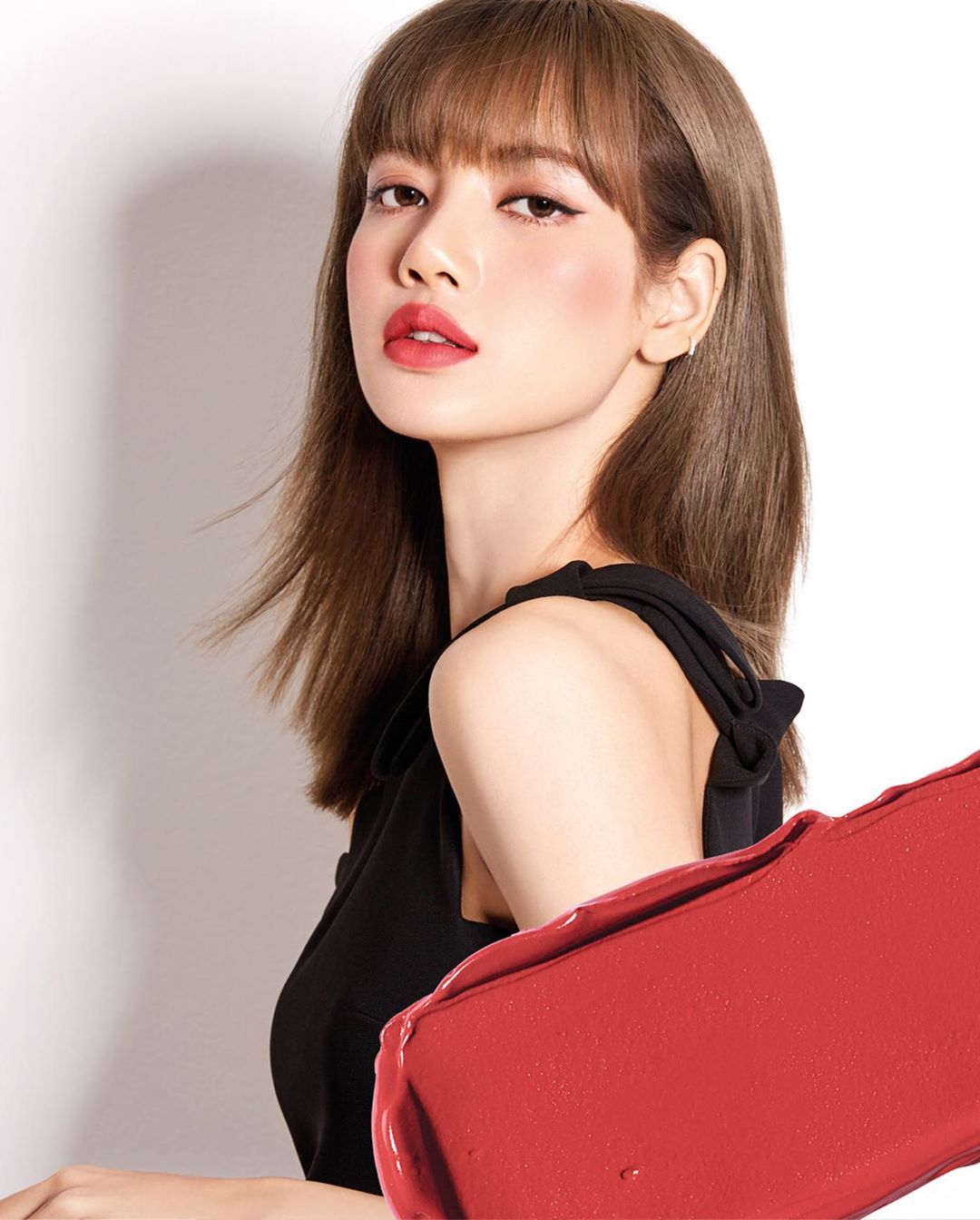 Lisa Looks Amazingly Beautiful For Moonshot Latest