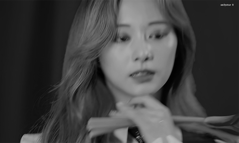 흰색 드레스를 입은 트와이스 - 꾸르