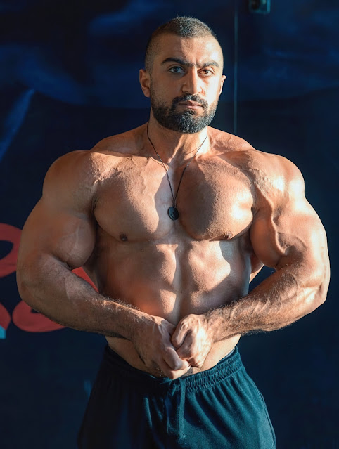 Sexy Male Competitive Bodybuilders