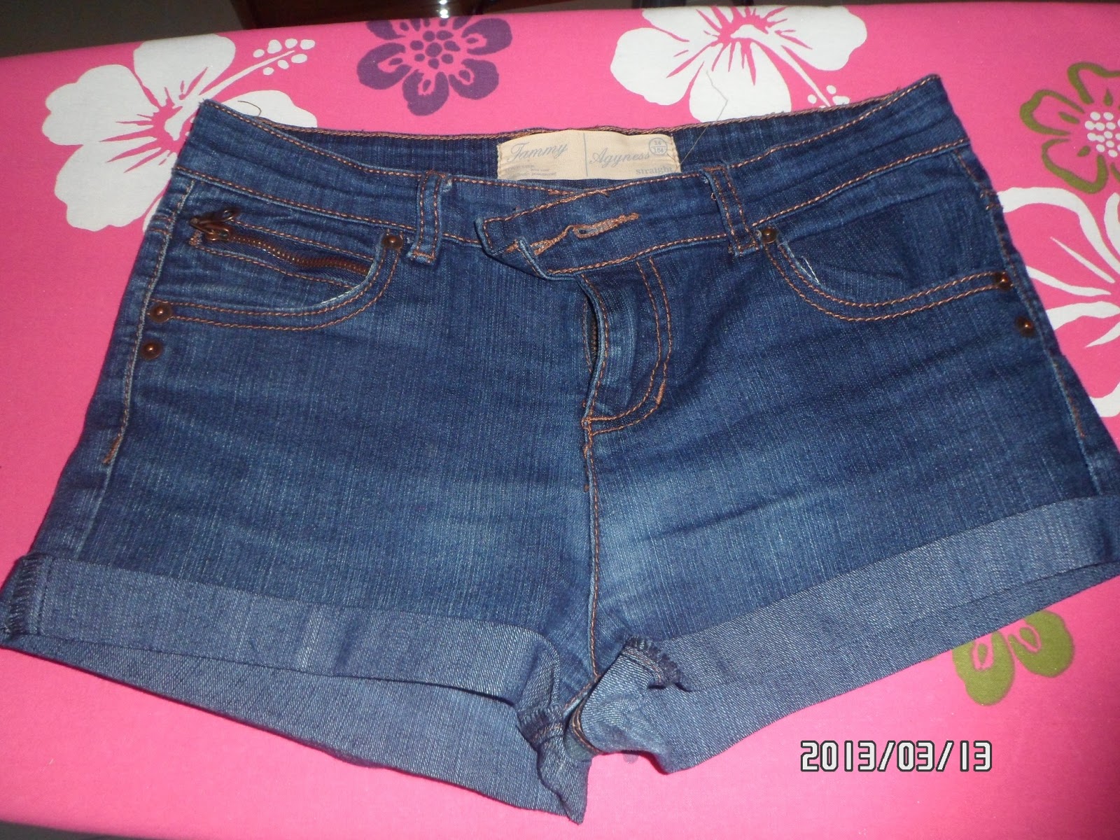 Beauty by a Geek: Cutting Jeans to shorts