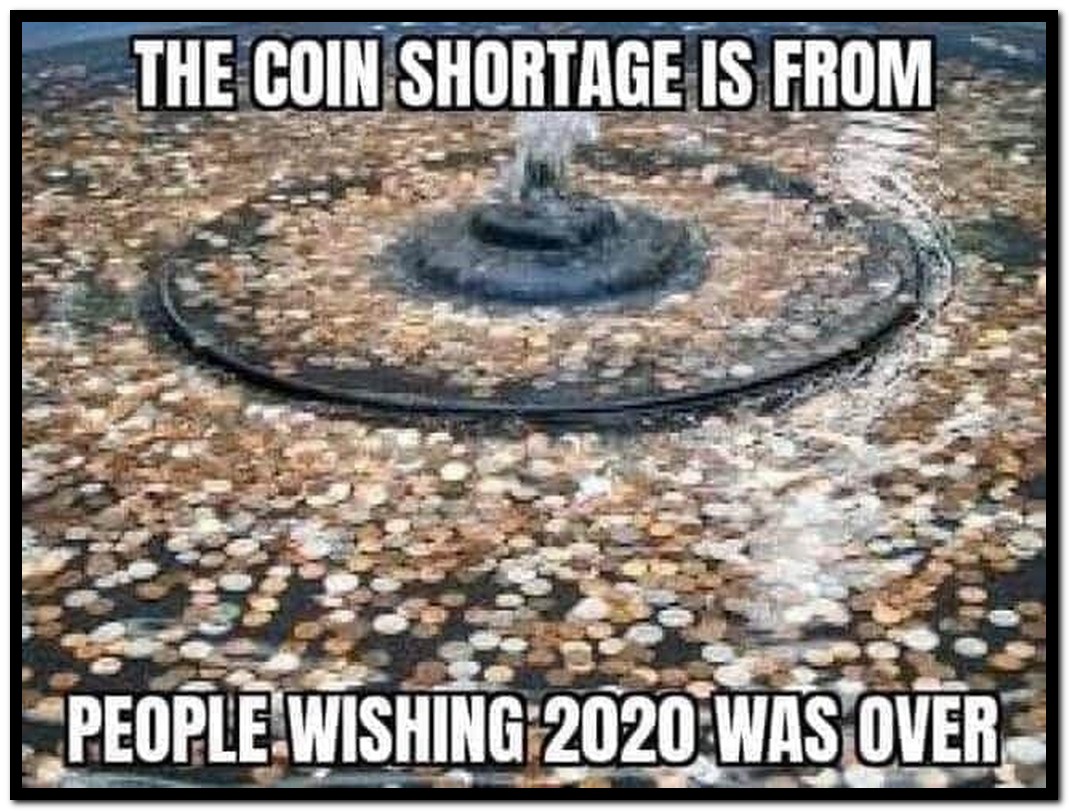 Мелочь в фонтане. Мусор не бросать табличка. Памятник чижику-пыжику в санкт-петербурге. Бросать монеты в фонтан. Фонтан из монет.