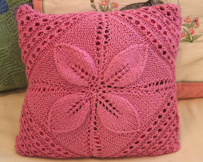 Free 1940's Knitting pattern Apricot Leaf with Feather Pattern Border 