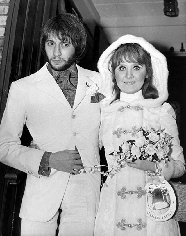 Pictures Of Lulu And Maurice Gibb Of The Bee Gees On Their Wedding Day In 1969 ~ Vintage Everyday