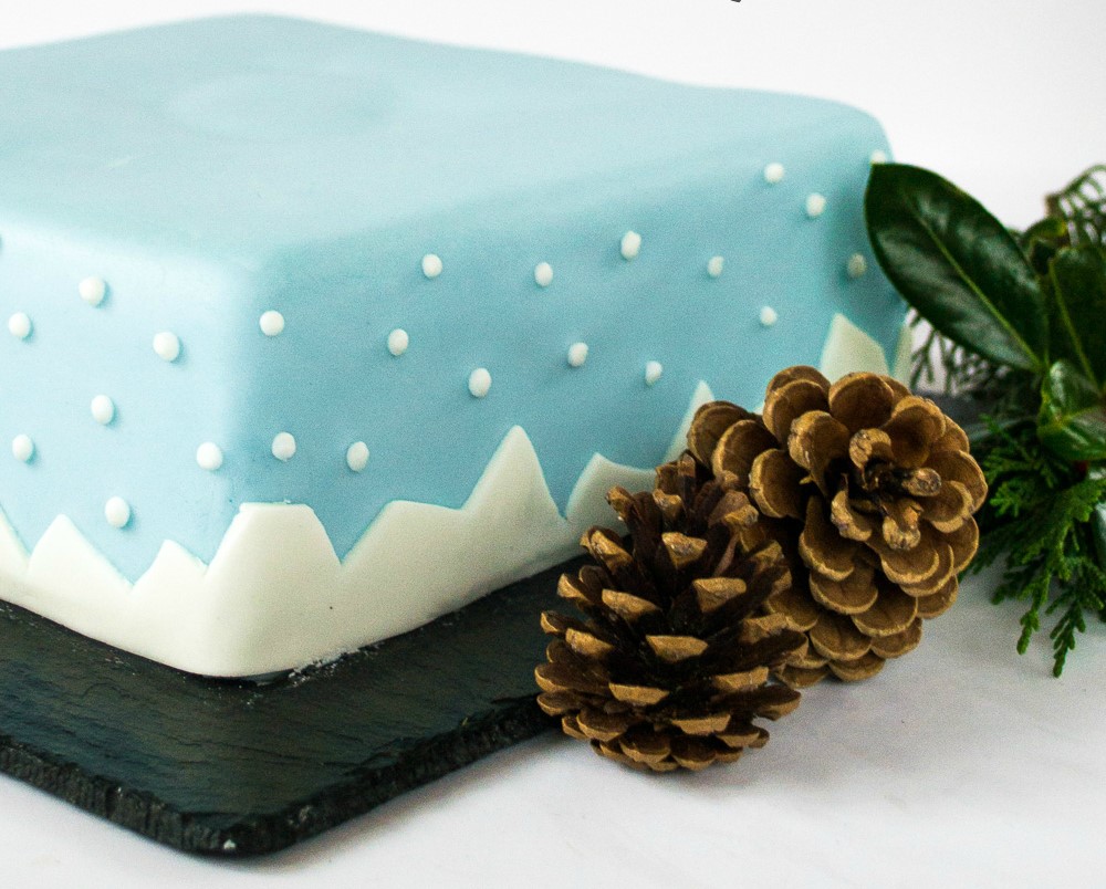 2 Edible Wafer Blue Snowflake - Dairy Free Vegan Cake Decoration