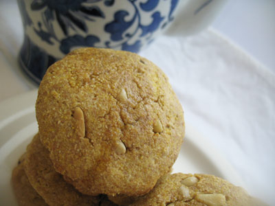 cornmeal pine nut cookies