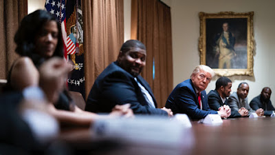 Donald Trump Bertemu Dengan Pemimpin Kulit Hitam untuk Membahas Reformasi Polisi, Anti-Rasisme