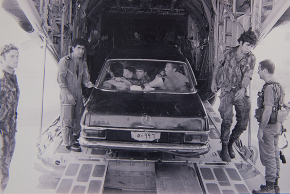 operation entebbe, operation thunderbolt, dora bloch, story of operation thunderbolt, uganda rescue operation, israel military operation, idi amin, uganda, इस्राईल, एन्तबेची मोहीम, ऑपरेशन एन्तबे, ऑपरेशन थंडरबोल्ट, इदी अमीन, युगांडा