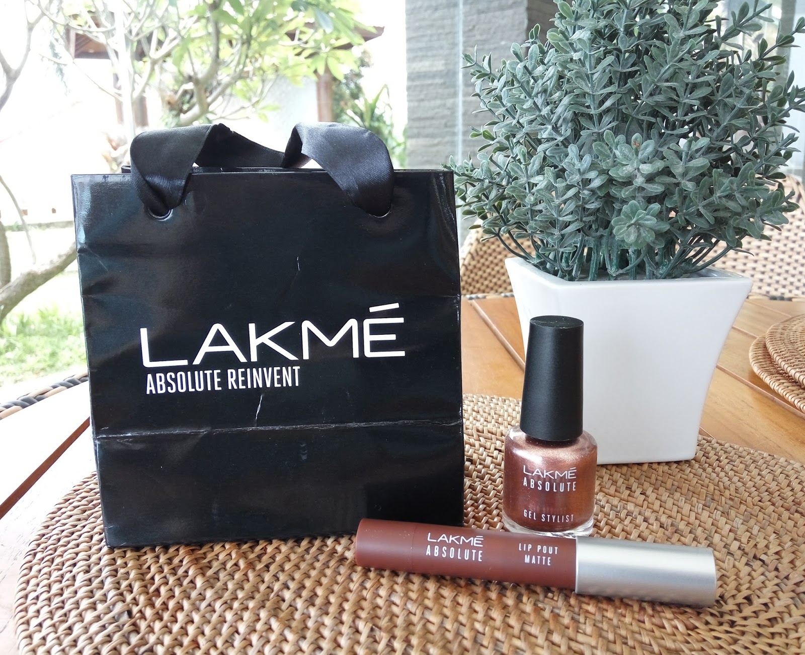 Kehadiran Lakme Makeup di Indonesia + Review Lakme Make Up