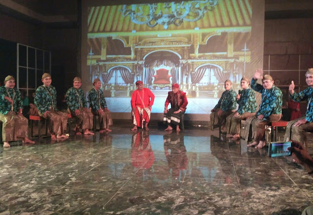Pagelaran ketoprak Yang Diperankan Seluruh Kepala Desa  Kec Gondang