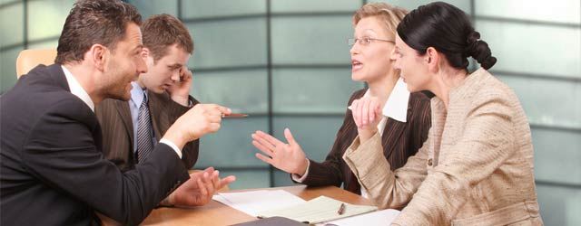 Pengertian Konflik Adalah Definisi, Penyebab, Jenis, dan