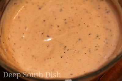 A dipping sauce blend of equal parts ketchup and mayonnaise, nicknamed KetMayo, has loads of black pepper and a dab of horseradish and works well with a variety of foods.