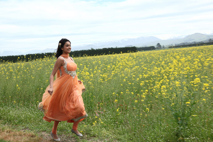 sarah jane dias spicy hq unseen pics