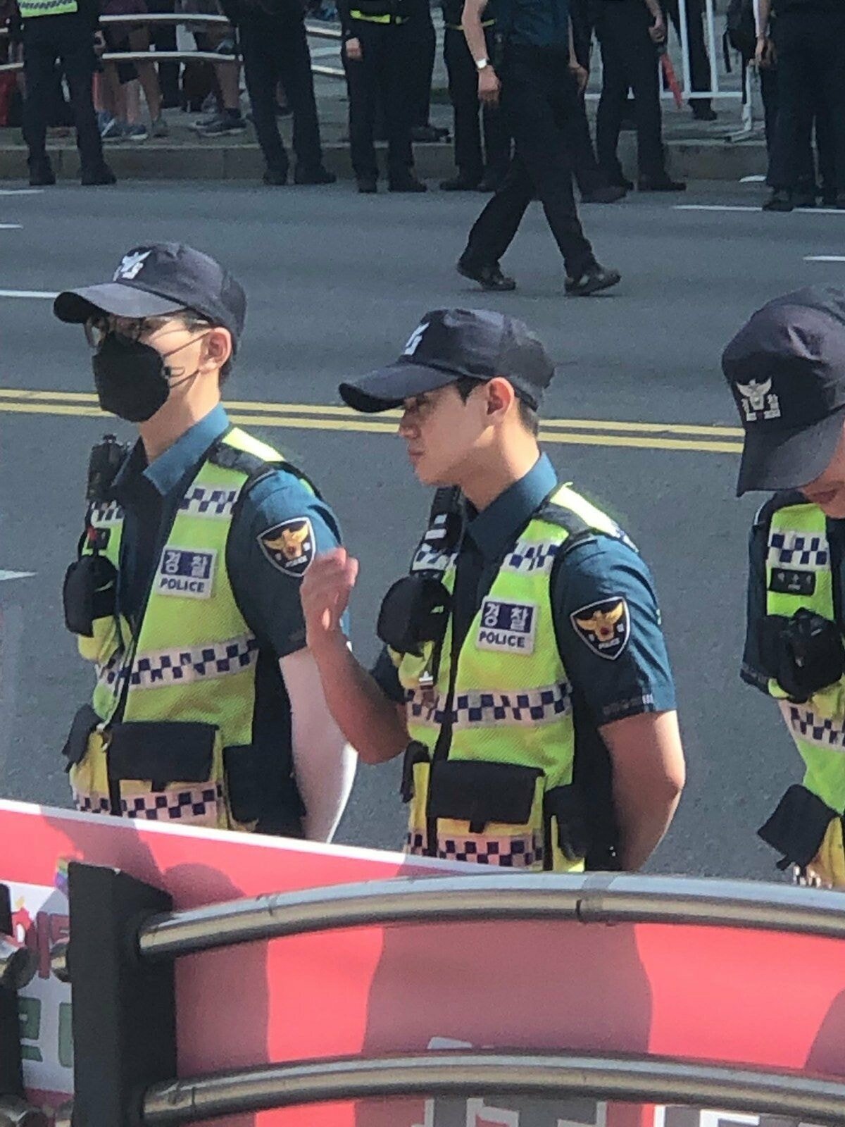 Highlight yoseob spotted standing guard