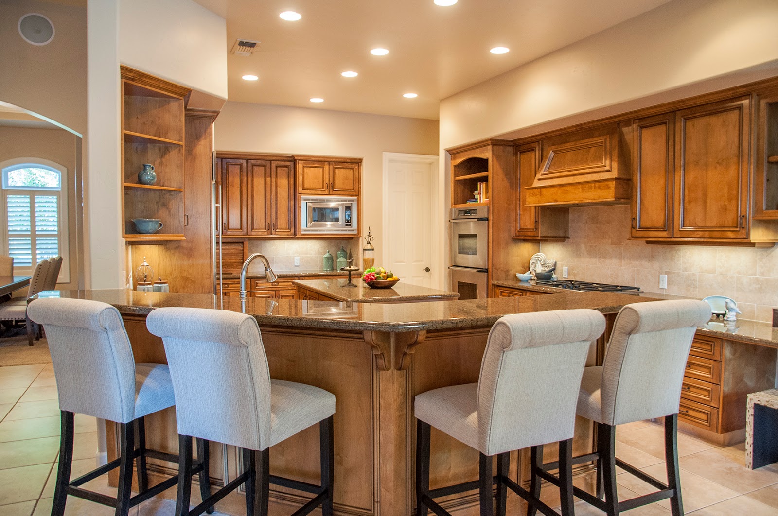 Visalia Homes by JILLIAN BOS JUST LISTED! 5227 Lakewood Drive in