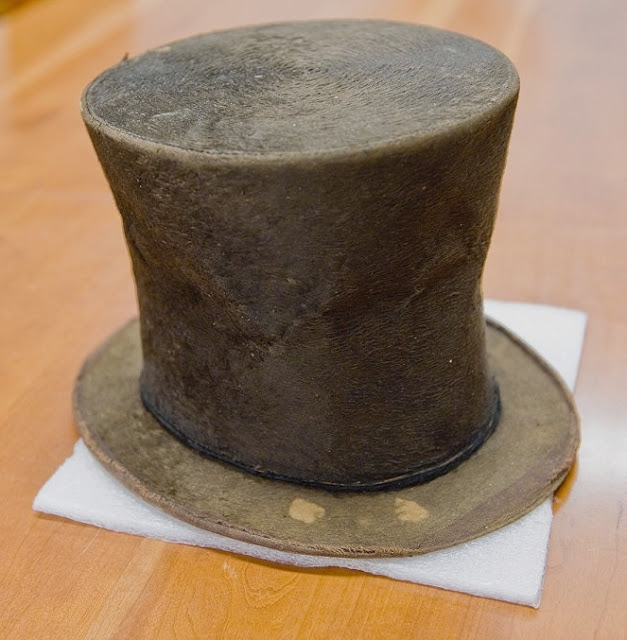 The Digital Research Library of Illinois History Journal™ The Inside