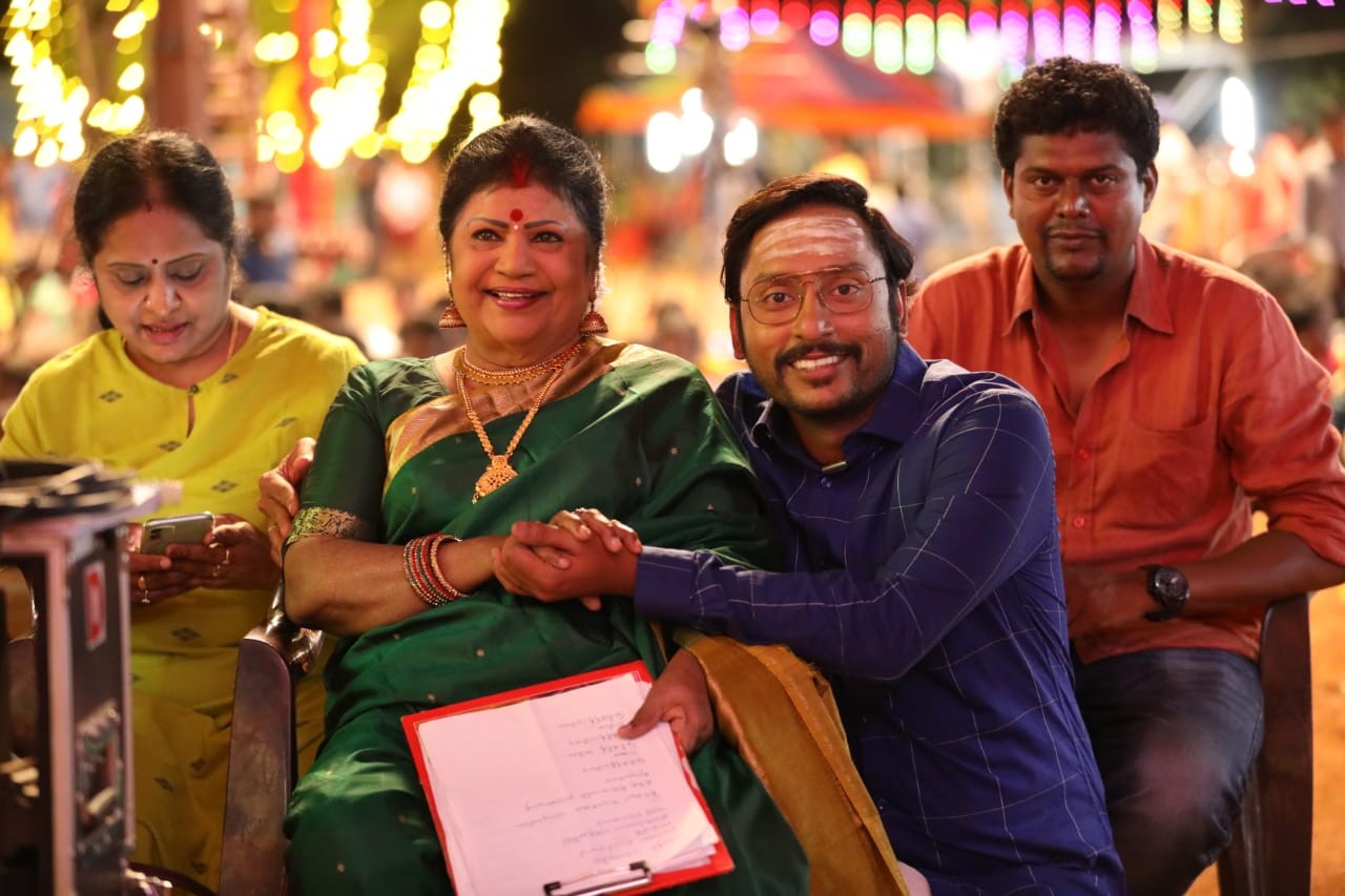 mookuthi amman movie stills