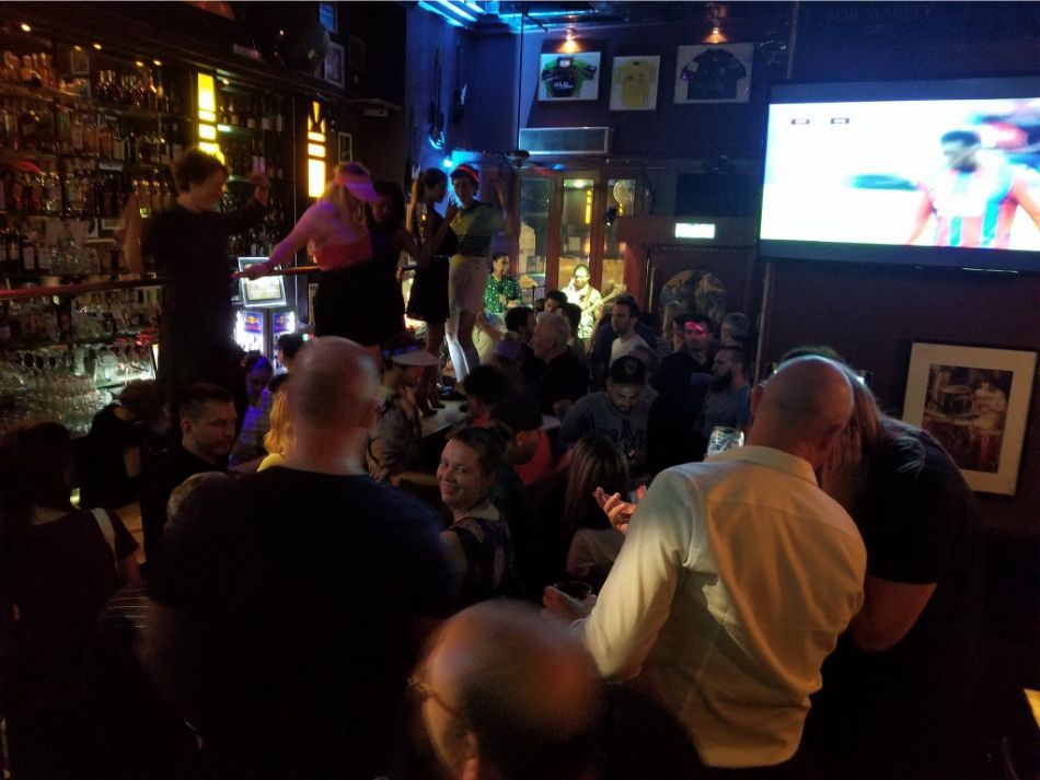 best singles bar hong kong