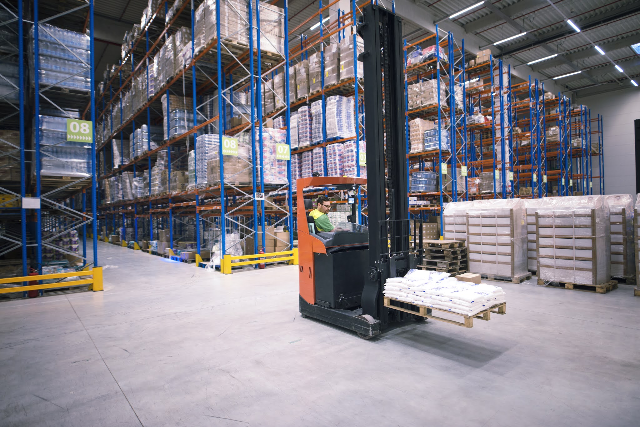 Why storing forklifts at a forklifts storage facility is highly beneficial?