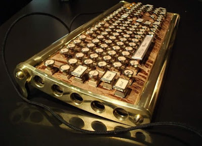 Diseño de teclado para computadora  único al estilo steampunk