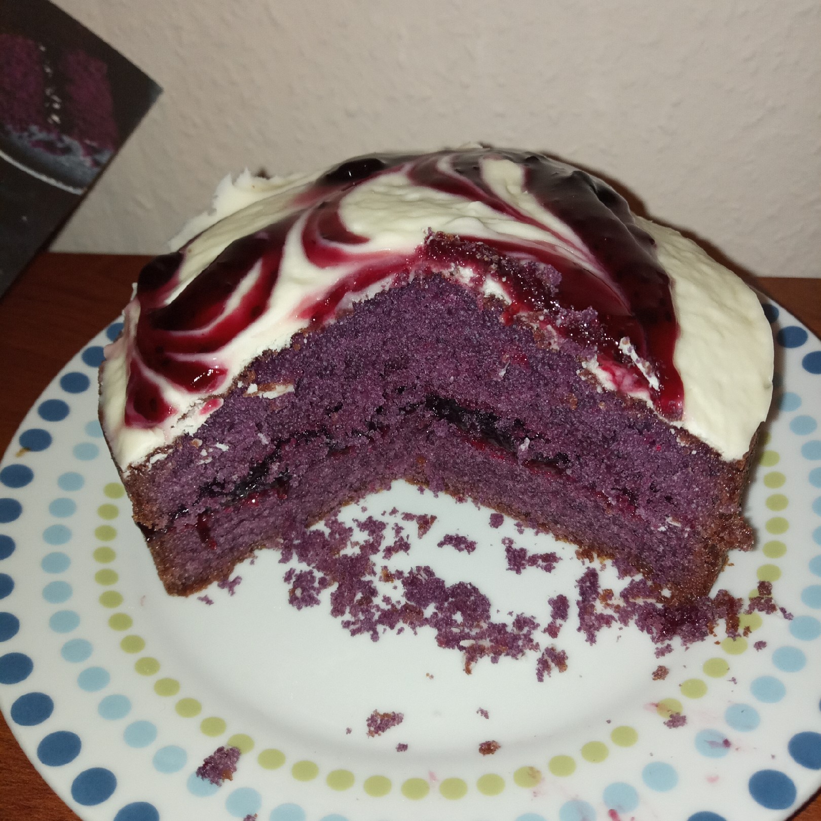 Supersupergirl&amp;#39;s Food Reviews: Coop Irresistible Purple velvet cake review