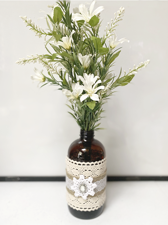 recycled flower vase with lace