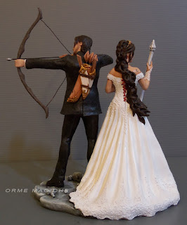 cake topper sposa maga sacerdotessa sposo guerriero arco orme magiche