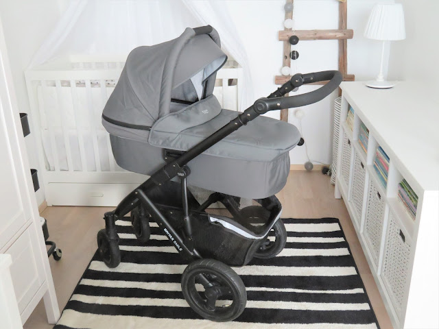 Britax Smile 2 vaunukoppa rungossa. Vaunukopan päälle tullut sadesuoja oli niin tiukka kortonki, että sitä tuskin tulen käyttämään. Uskoisin luovivani siihen retkeilytarvikkeistani toisen ratkaisun. Britax Smile 2 vaunukoppa rungossa. Vaunukopan päälle tullut sadesuoja oli niin tiukka kortonki, että sitä tuskin tulen käyttämään. Uskoisin luovivani siihen retkeilytarvikkeistani toisen ratkaisun.