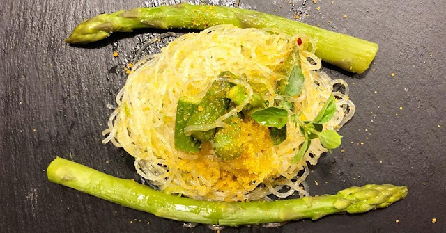 Spaghetti asparagi e bottarga