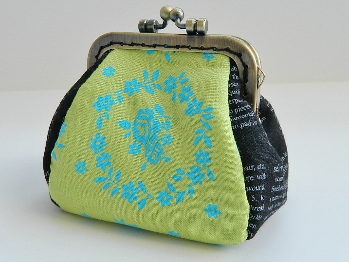 s.o.t.a.k handmade: ur priceless coin purse {blog hop}
