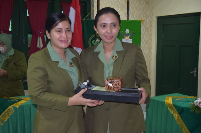 Ketua Persit KCK Cab XLIV Sekarang Dijabat Ny Lilik Minarso   