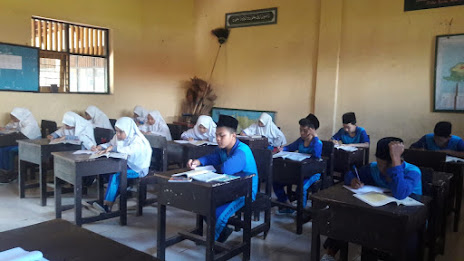 Download Soal Bahasa Indonesia Kelas 7, 8 dan 9 Semester Ganjil Tahun