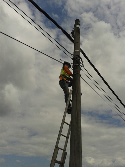 Malaysia Fiber Optic Expertise INSTALLATION OF OVERHEAD FIBER OPTIC