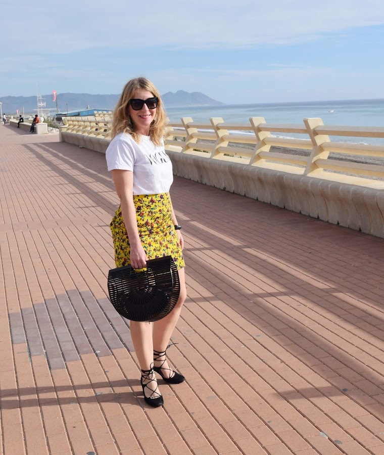 Sunny_november_skirt_biker_look