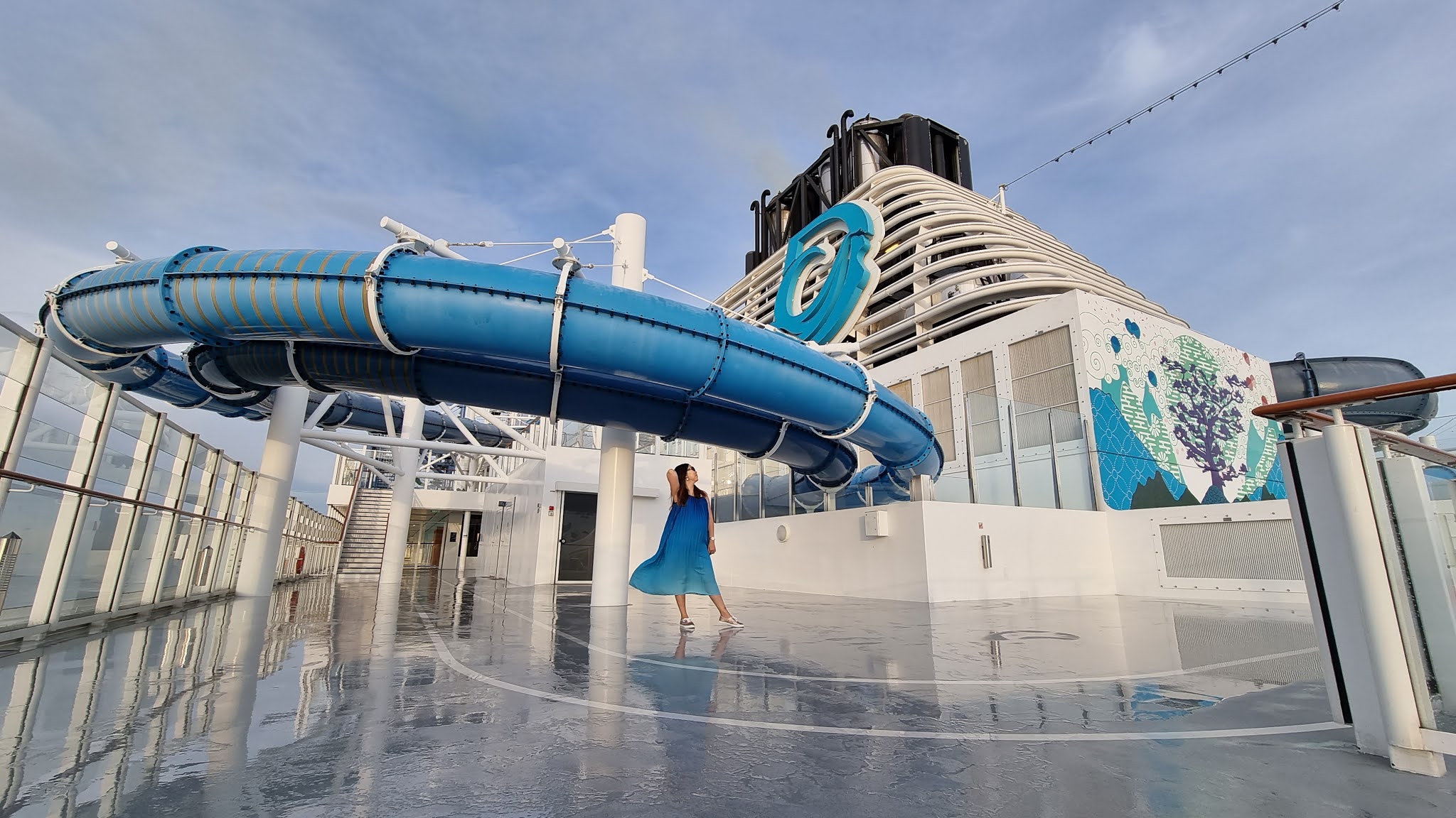 Cruise to Nowhere Review of World Dream by Genting's Dream Cruises