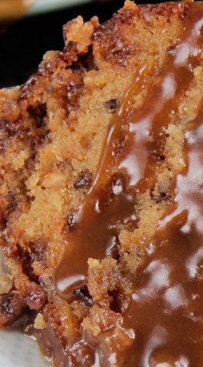 Toffee Pecan Caramel Pound Cake Recipe ~ moist cake bursting with sweet toffee bits, crunchy pecans and rich creamy caramel in every bite.