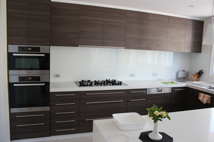 How to Update Laminate Kitchen Cabinets