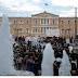 Η κυβέρνηση ετοιμάζεται να «απαγορεύσει» με νόμο τις συγκεντρώσεις και πορείες-Ωμή παραβίαση του Συντάγματος
