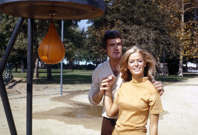 Lovely Photos of Farrah Fawcett and Her Future Husband Lee Majors Before  Their Marriage ~ Vintage Everyday