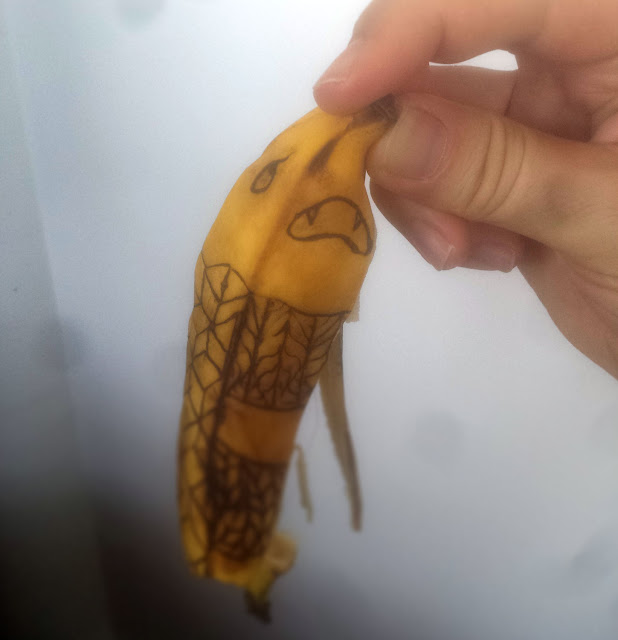 Vorsicht: Tätowierte Banane / tattooed banana