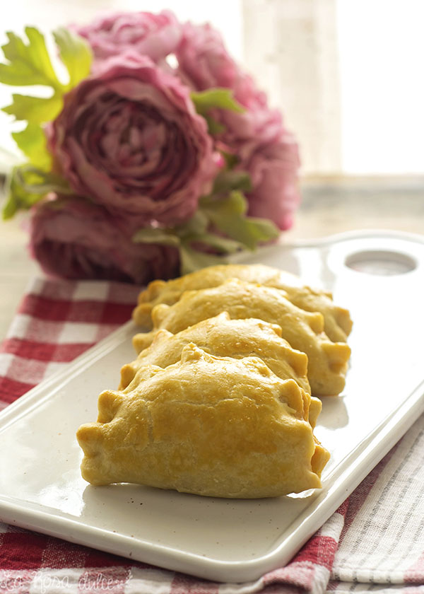 Empanadillas de atún con masa de cerveza