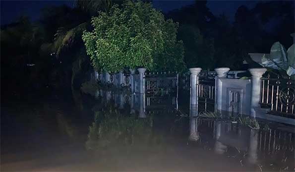 Solsel Dilanda Banjir Bandang