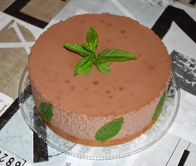 Tarta mousse de chocolate y hierbabuena