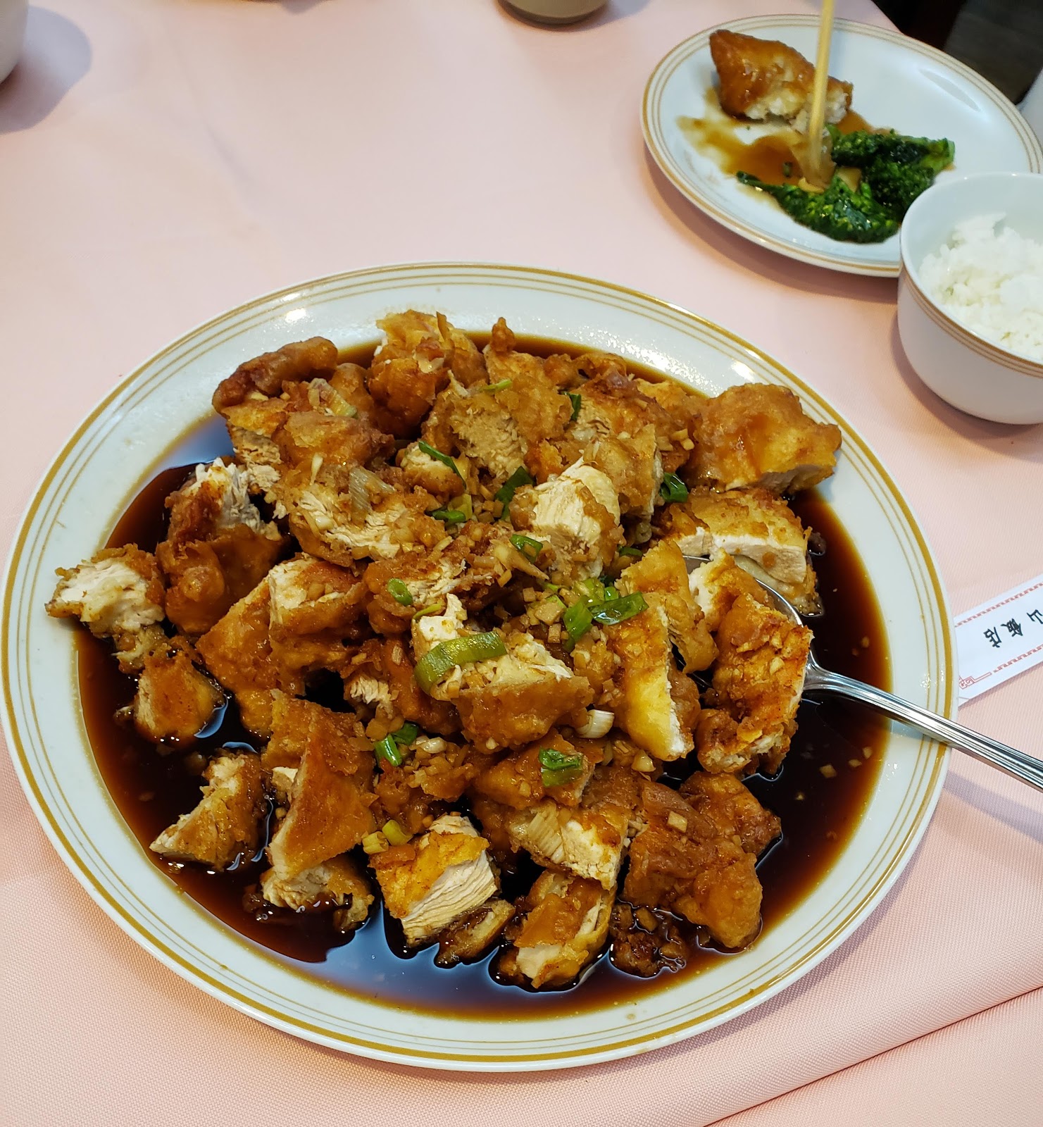 リベルダーデの中華料理店　泰山　TAIZAN