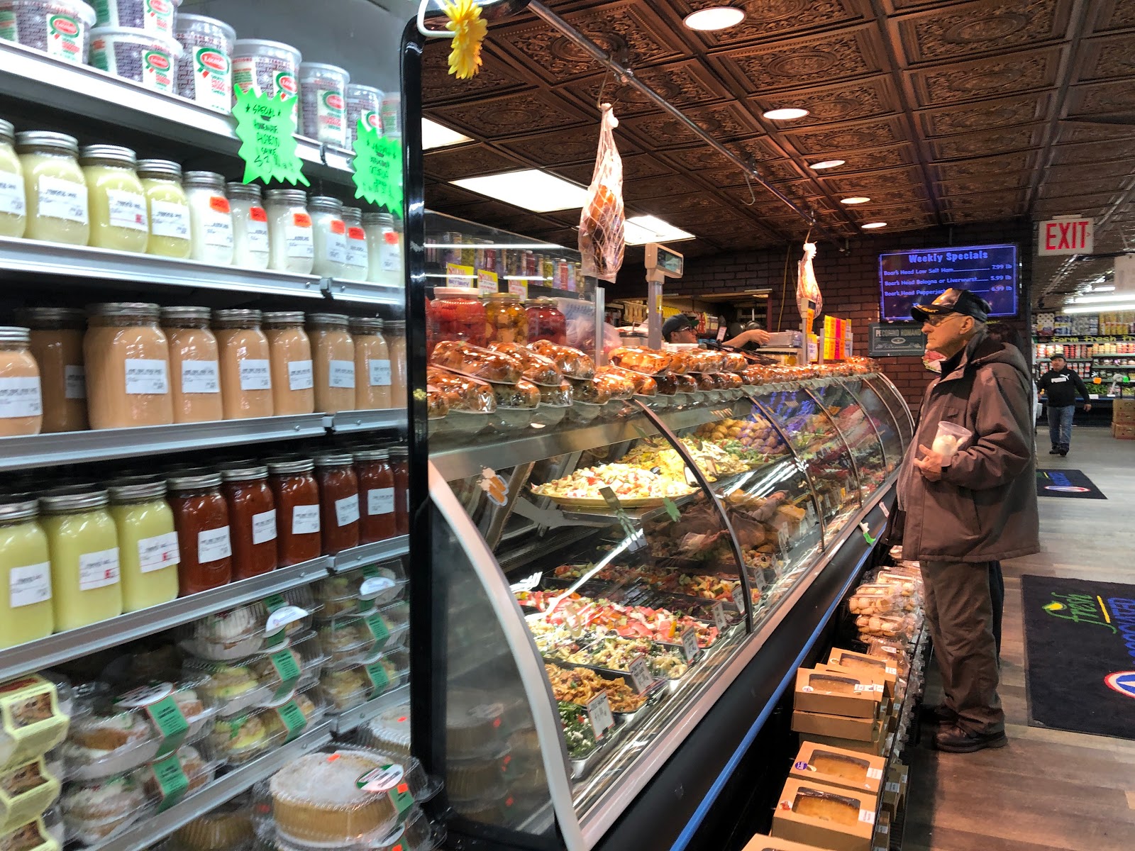 TOUR Associated Fresh Market Bulls Head, Staten Island, NY