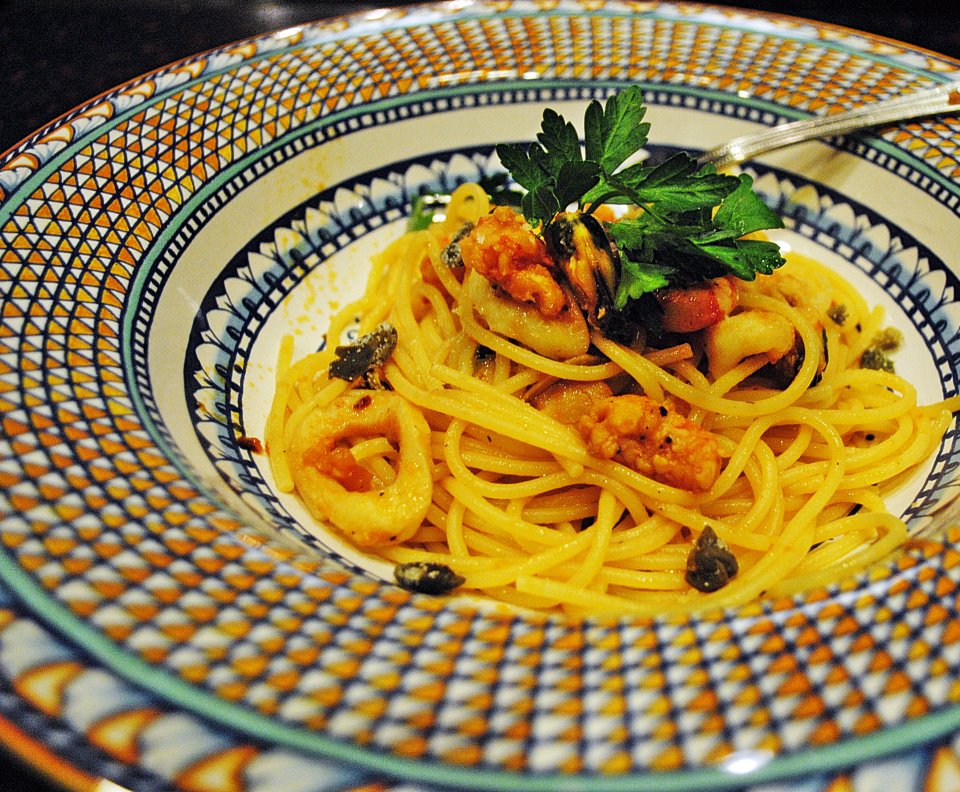 Sunday At the Giacomettis: Spaghetti con frutti di Mare~ Spaghetti with ...