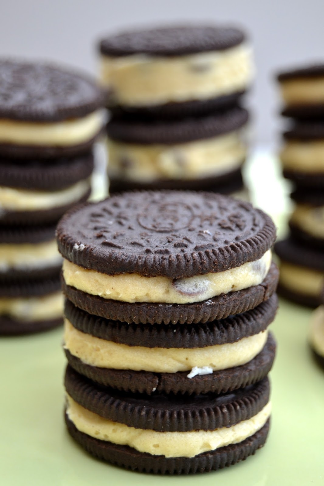 Cakeyboi Cookie Dough Stuffed Oreos