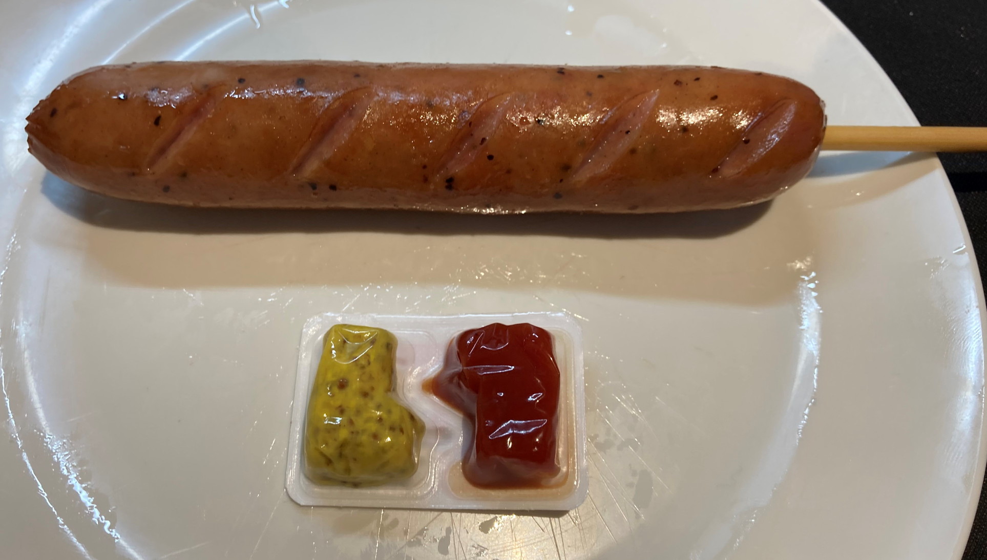 実食最新 コンビニフランクフルトランキング カロリー糖質も比較 コンビニ研究本部ホットスナック調査室 コンビニ サラリーマン総研 最新コンビニグルメがわかるブログ